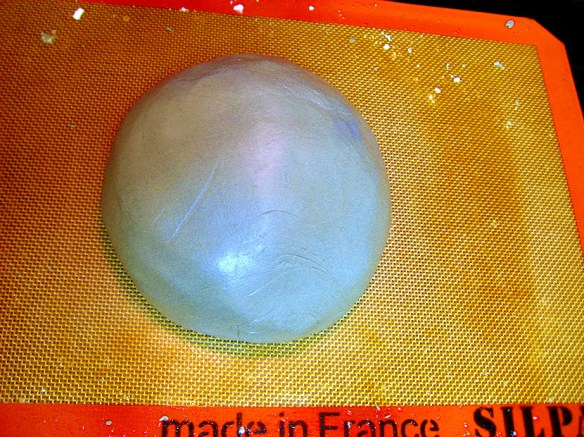 Fondant Ball